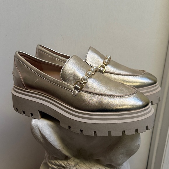 STUART WEITZMAN Perla Imitation Pearl Lug Sole Loafer ) SIZE 8.5 B women H6N9 - Picture 2 of 12